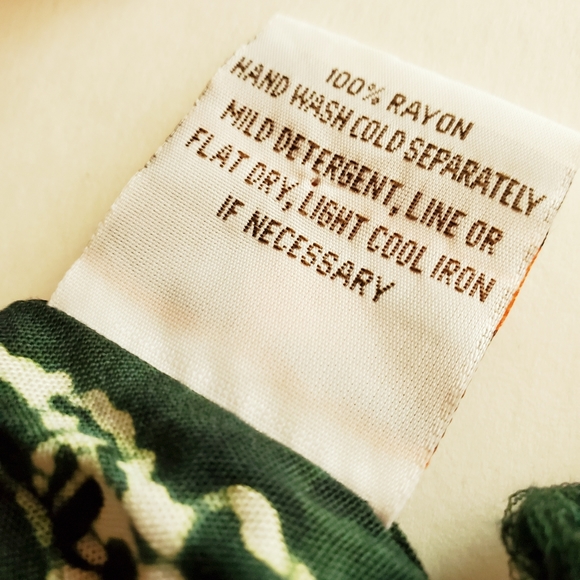 Scarf, summer wrap, seahorses, green - Picture 6 of 6